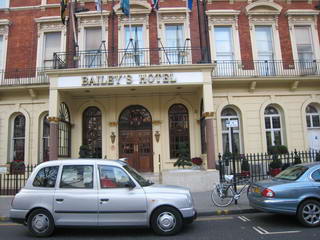 Bailey's Hotel