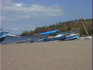 Boten op strand Lombok